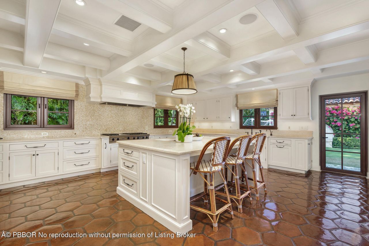 237 El Bravo Way, Palm Beach, FL 33480 Photo