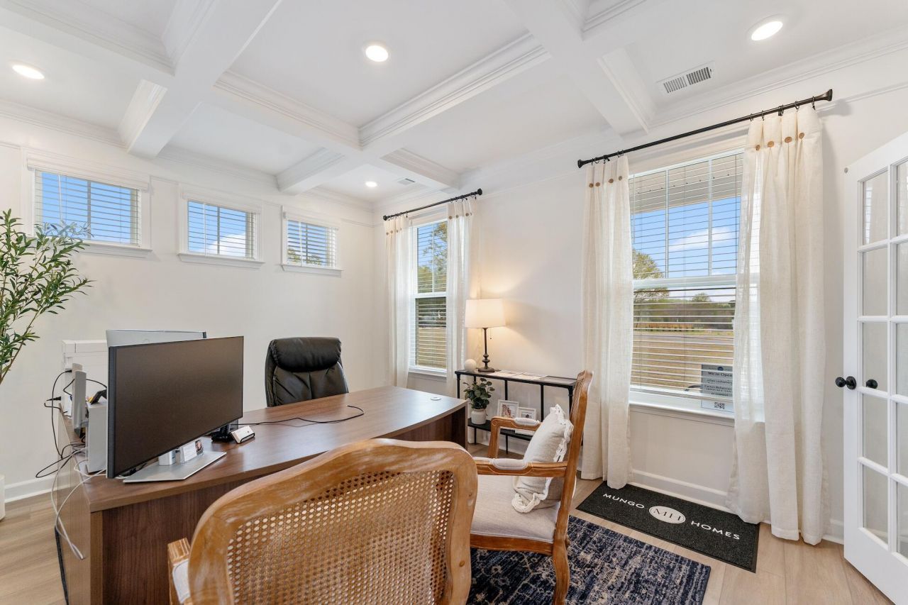 133 Grange Circle Photo 6