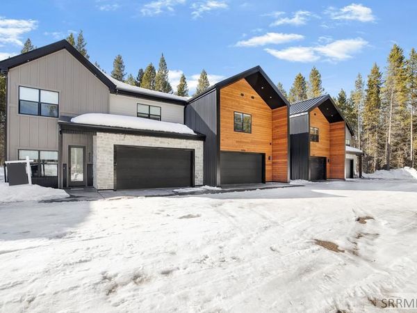 4359 Yeti Ln, ISLAND PARK, ID 83429