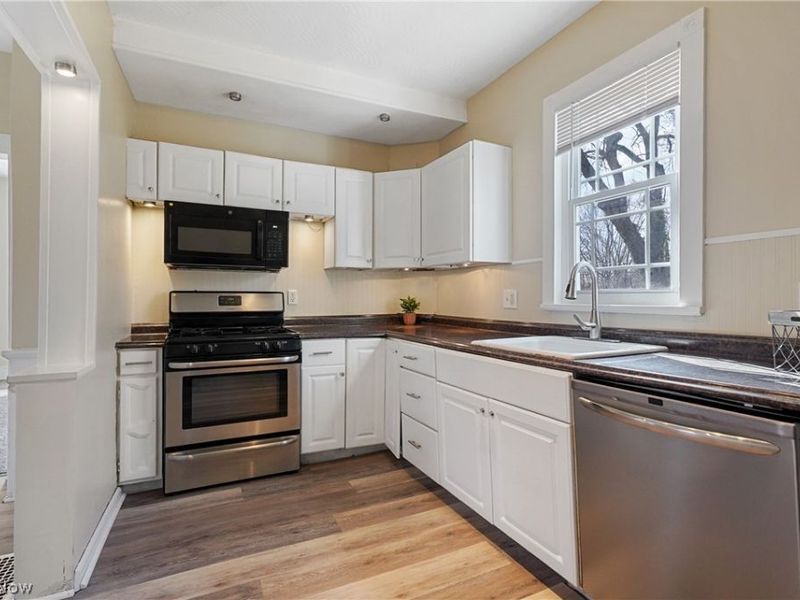 131 W Miller Avenue, Akron, OH 44301 Photo 15