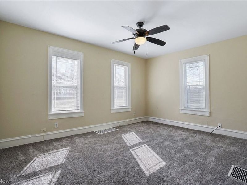 131 W Miller Avenue, Akron, OH 44301 Photo 8