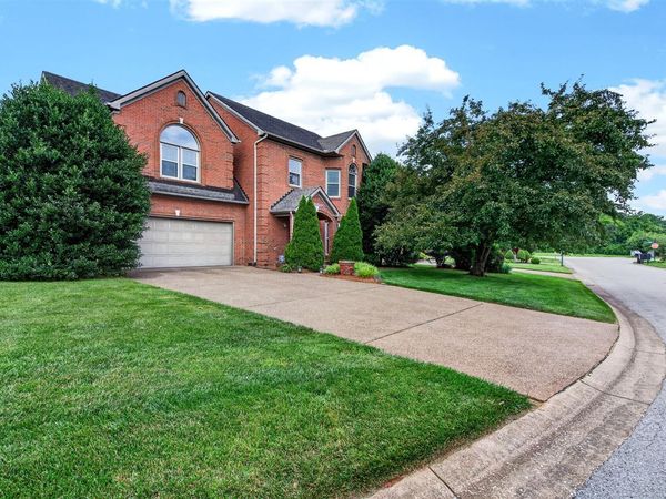 1104 St Andrews Circle, Bowling Green, KY 42103