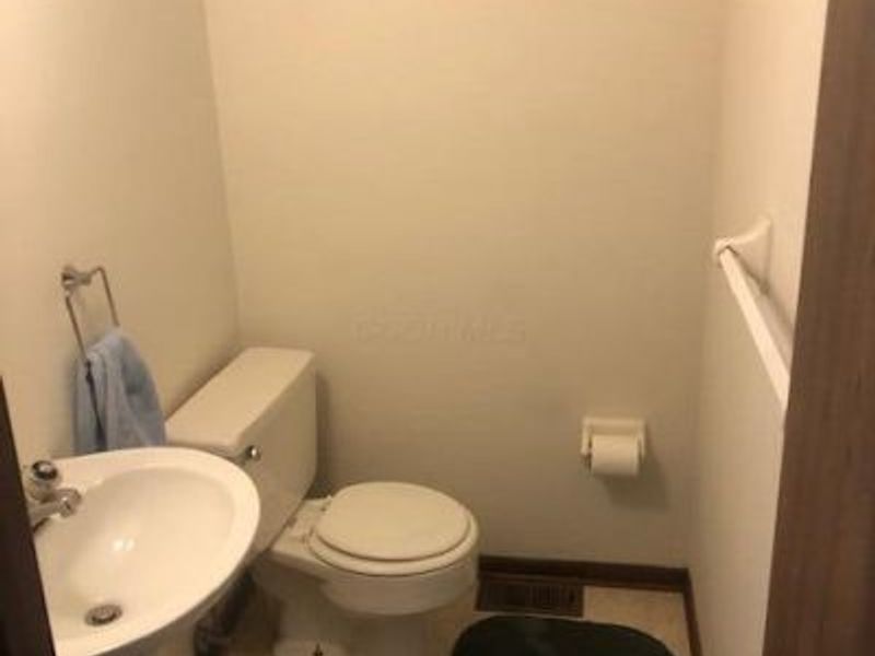 1760 Watertower Drive , Columbus, OH 43235 Photo 3