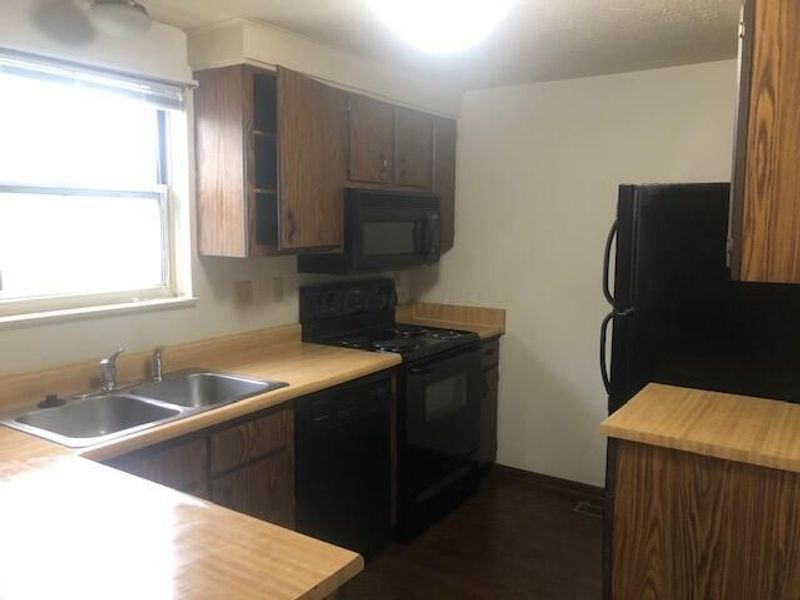 1760 Watertower Drive , Columbus, OH 43235 Photo 8