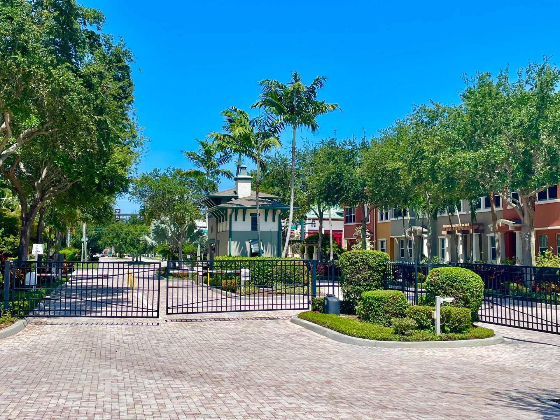 477 Pacific Grove Drive, Unit 2, West Palm Beach, FL 33401 Photo