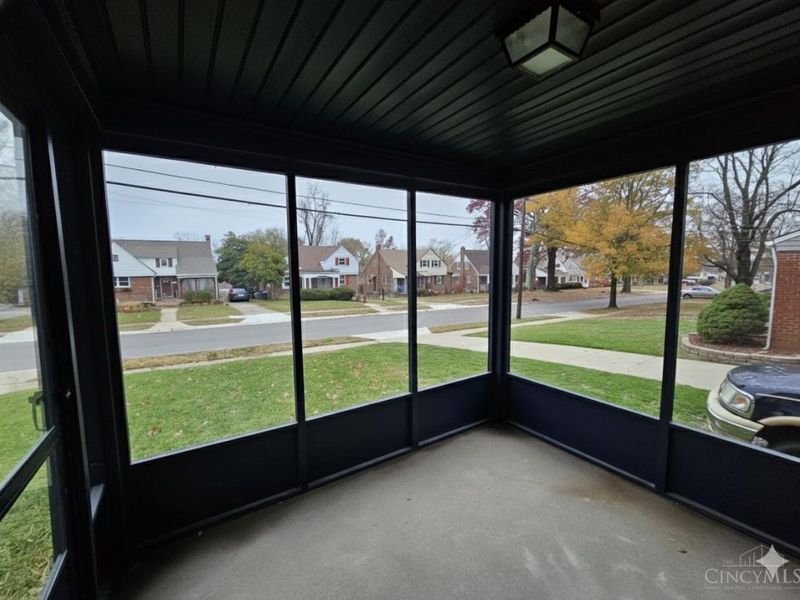 6024 Sunridge Drive, Cincinnati, OH 45224 Photo 4