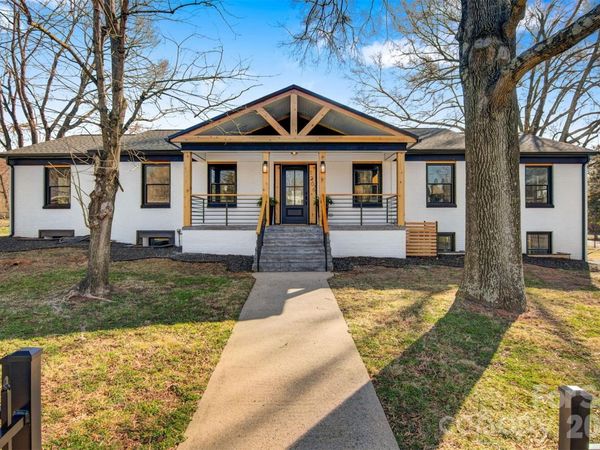 1206 9th Street NW, Hickory, NC 28601