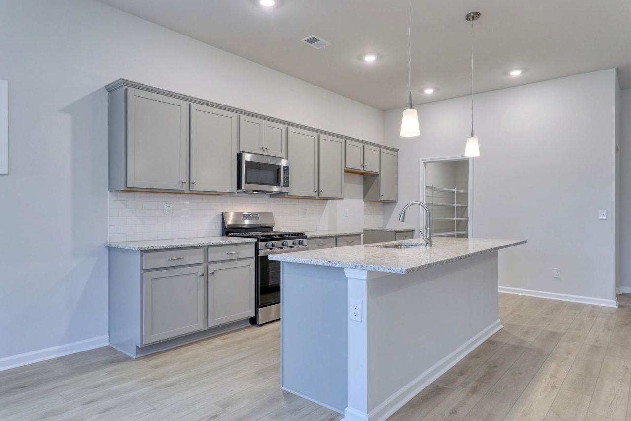 453 Atamasco Ct. Photo 4