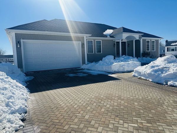 115 River Road, Somerset, MA 02725