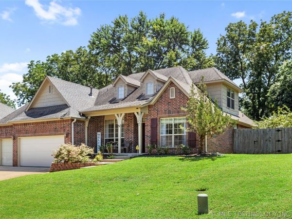 2207 Pecan Chase Circle, Claremore, OK 74017