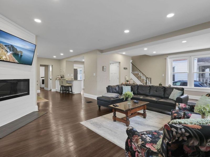 115 W Central Avenue , Delaware, OH 43015 Photo 12