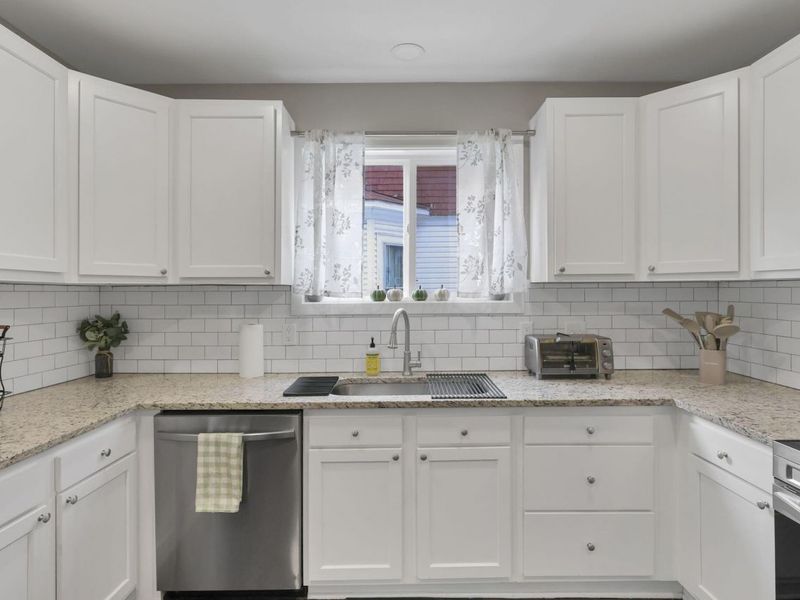 115 W Central Avenue , Delaware, OH 43015 Photo 19