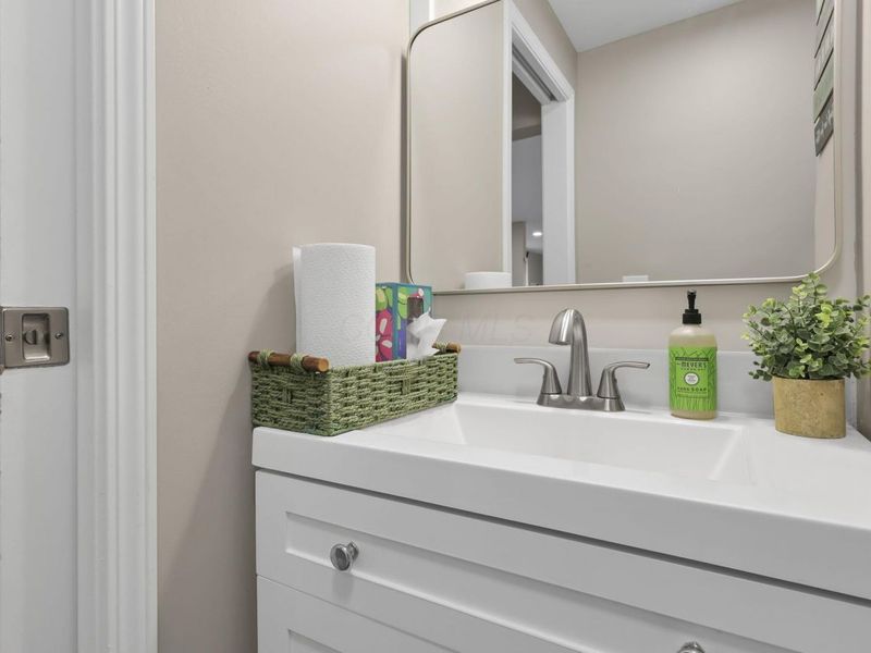 115 W Central Avenue , Delaware, OH 43015 Photo 27