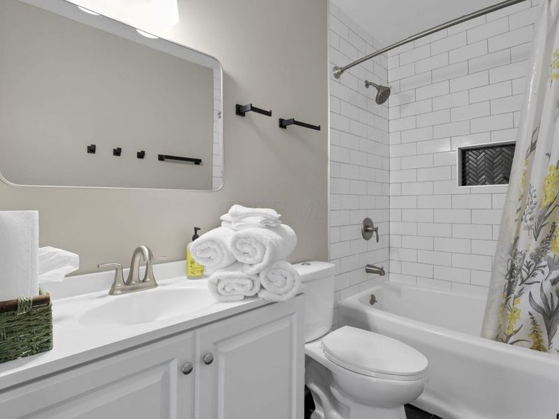 115 W Central Avenue , Delaware, OH 43015 Photo 34