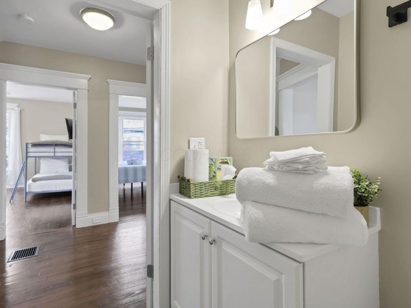 115 W Central Avenue , Delaware, OH 43015 Photo 35