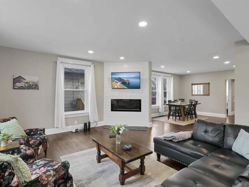 115 W Central Avenue , Delaware, OH 43015 Photo 9