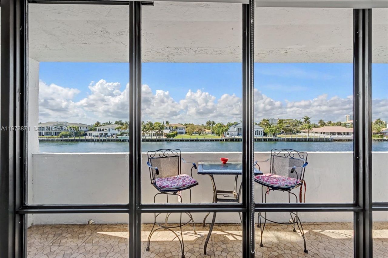 2017 S Ocean Dr, Unit 209, Hallandale Beach, FL 33009 Photo