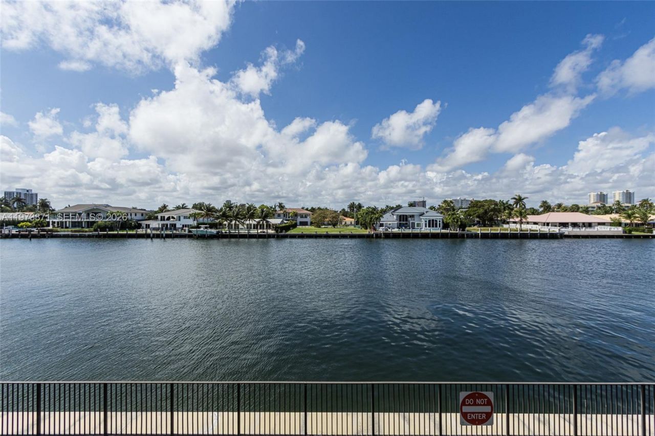 2017 S Ocean Dr, Unit 209, Hallandale Beach, FL 33009 Photo