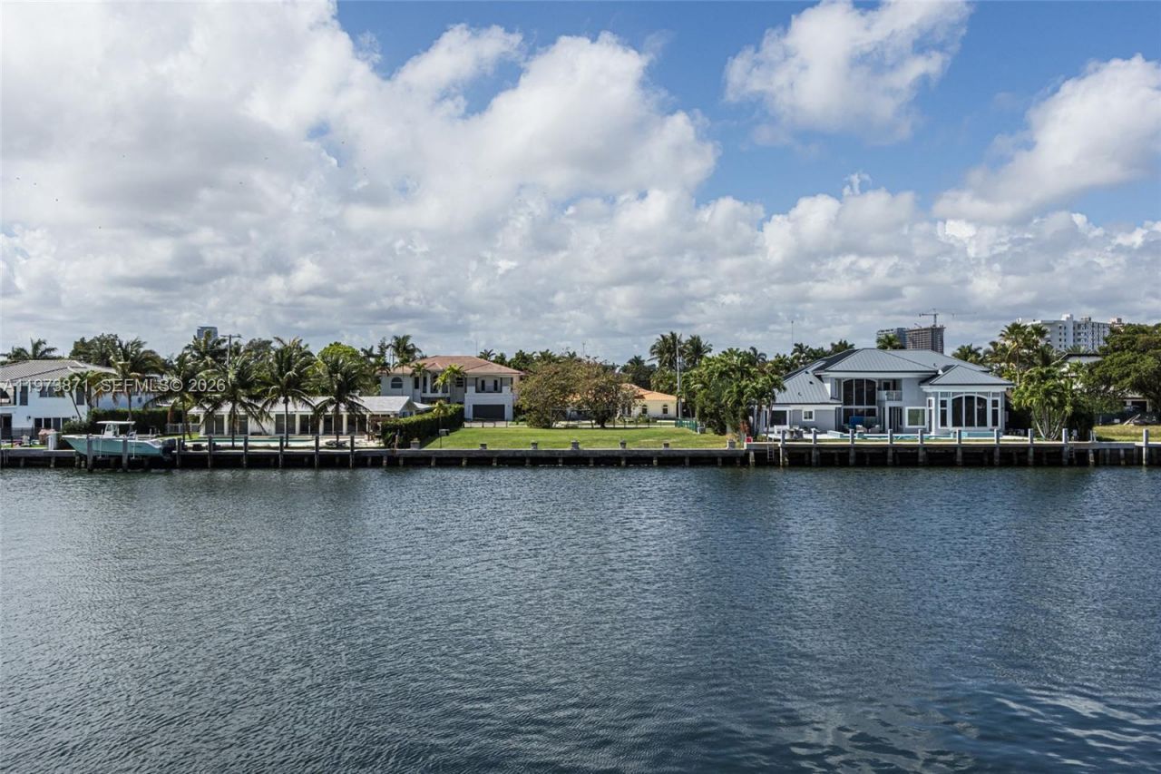 2017 S Ocean Dr, Unit 209, Hallandale Beach, FL 33009 Photo