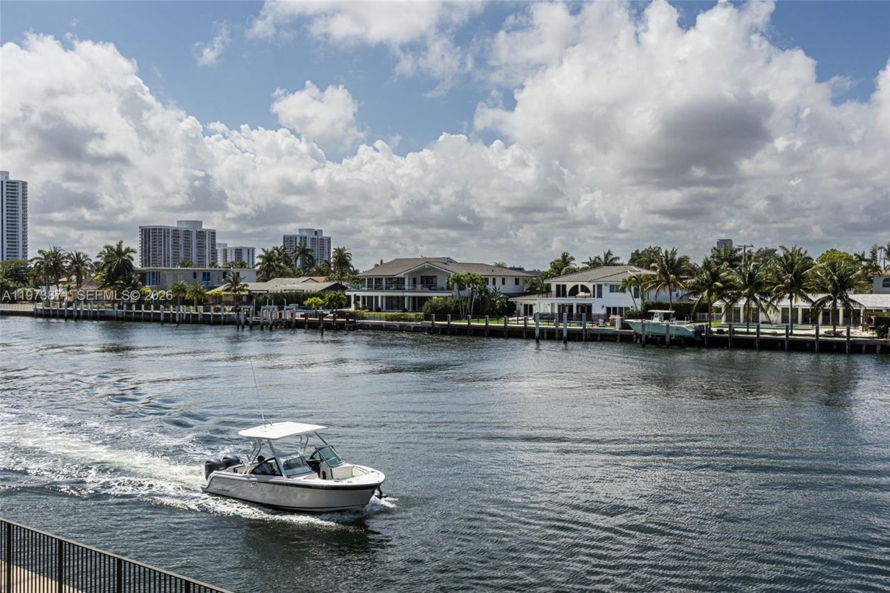 2017 S Ocean Dr, Unit 209, Hallandale Beach, FL 33009 Photo