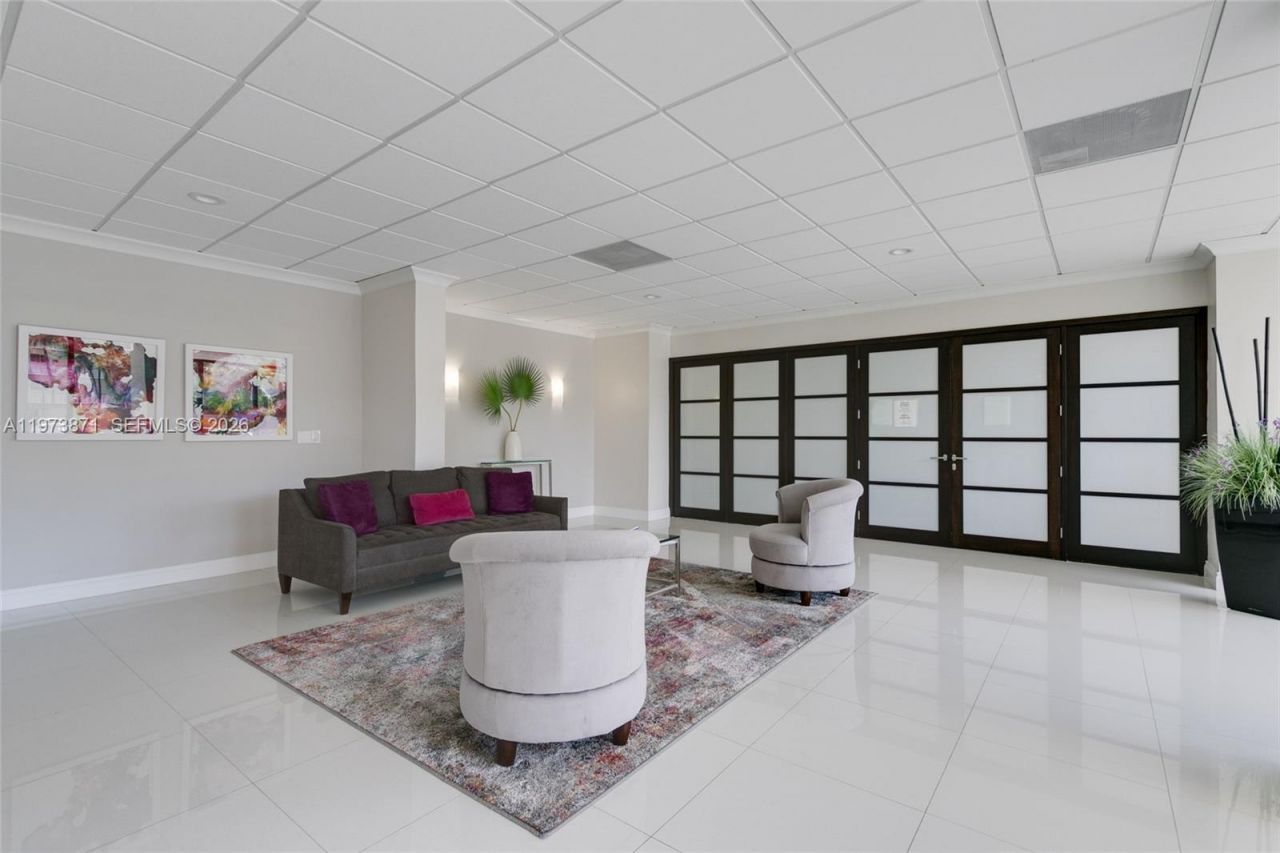 2017 S Ocean Dr, Unit 209, Hallandale Beach, FL 33009 Photo