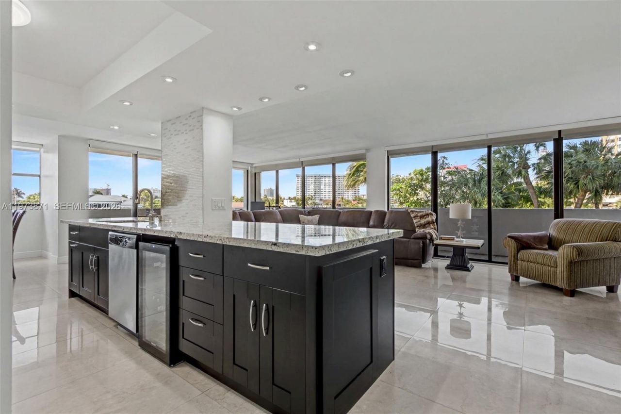 2017 S Ocean Dr, Unit 209, Hallandale Beach, FL 33009 Photo