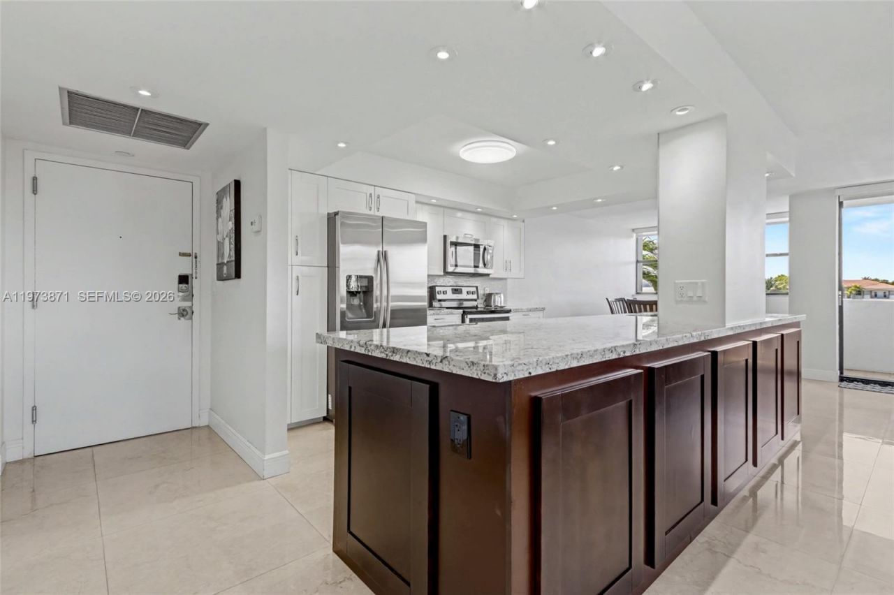 2017 S Ocean Dr, Unit 209, Hallandale Beach, FL 33009 Photo