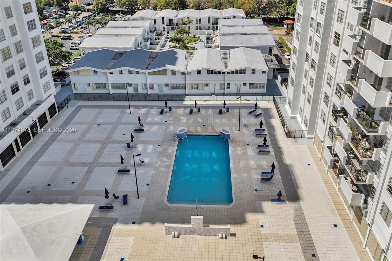 2750 NE 183rd St , Unit 406, Aventura, FL 33160 Photo