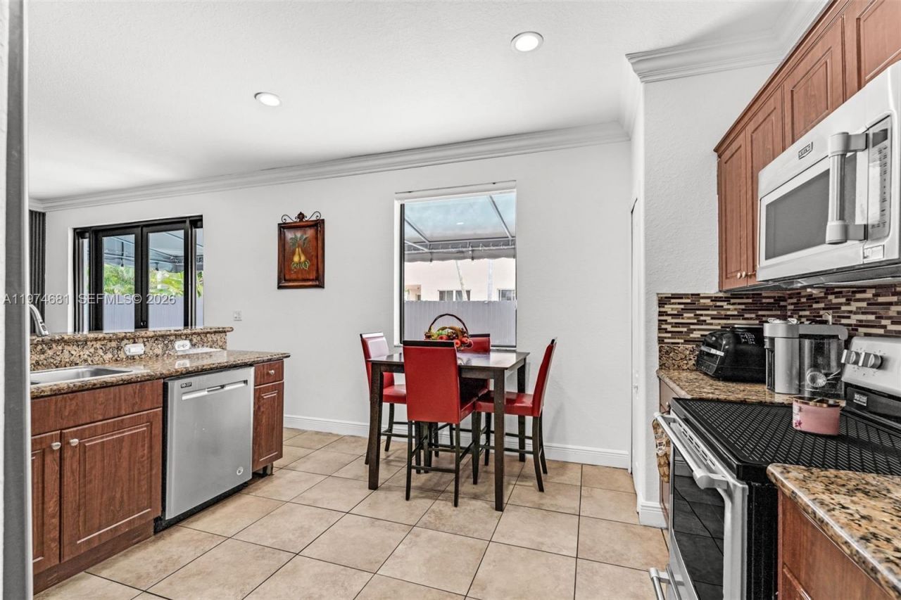 16610 SW 57 Ln , Miami, FL 33193 Photo