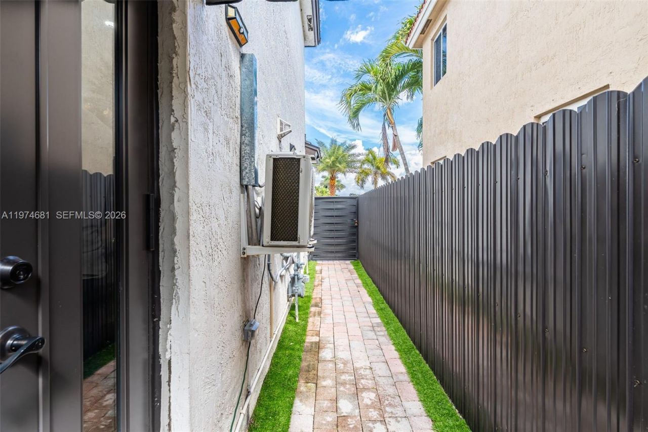 16610 SW 57 Ln , Miami, FL 33193 Photo