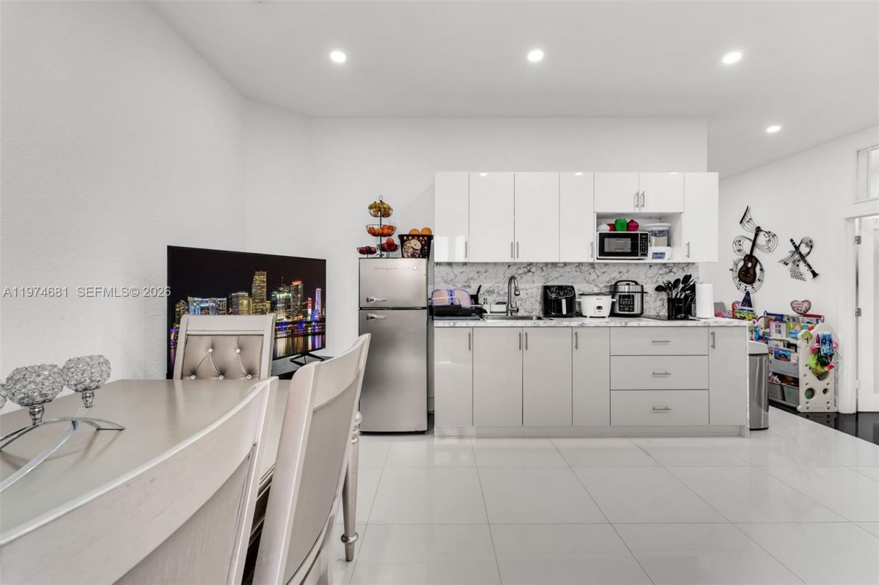 16610 SW 57 Ln , Miami, FL 33193 Photo