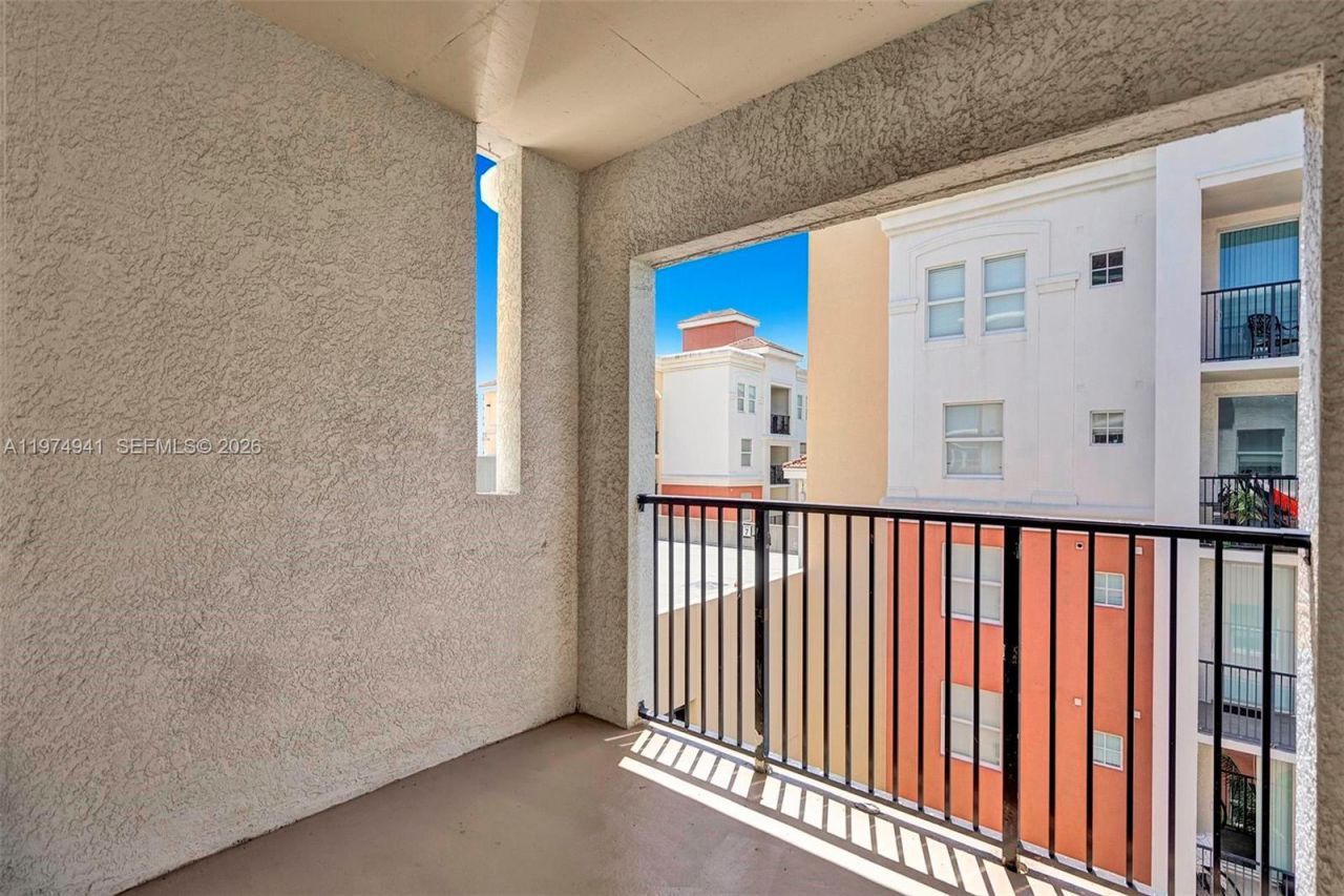 17150 N Bay Rd , Unit 2802, Sunny Isles Beach, FL 33160 Photo