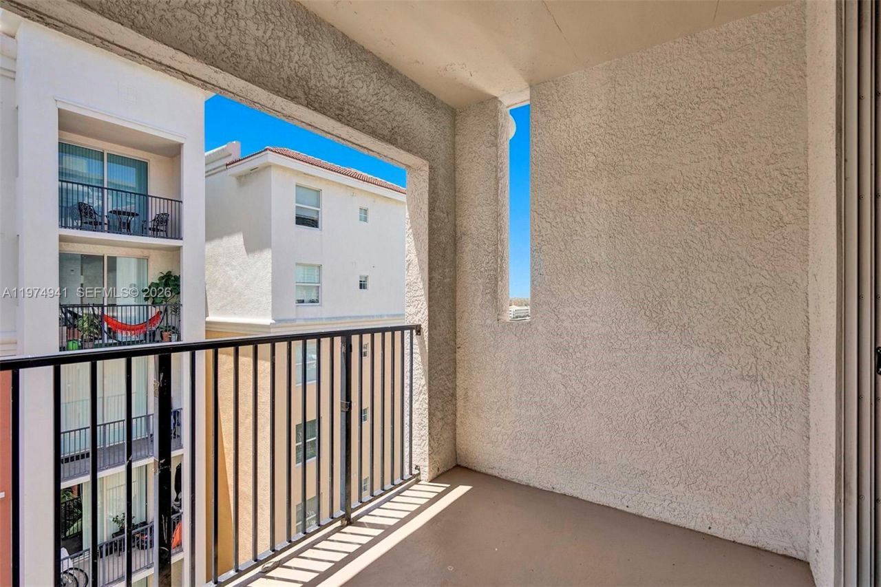 17150 N Bay Rd , Unit 2802, Sunny Isles Beach, FL 33160 Photo