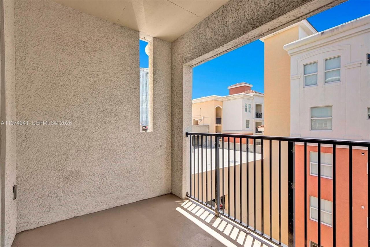 17150 N Bay Rd , Unit 2802, Sunny Isles Beach, FL 33160 Photo