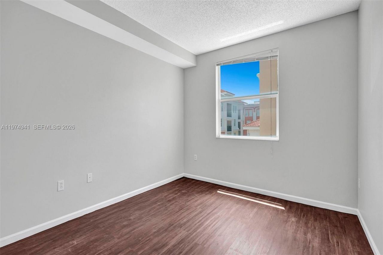 17150 N Bay Rd , Unit 2802, Sunny Isles Beach, FL 33160 Photo