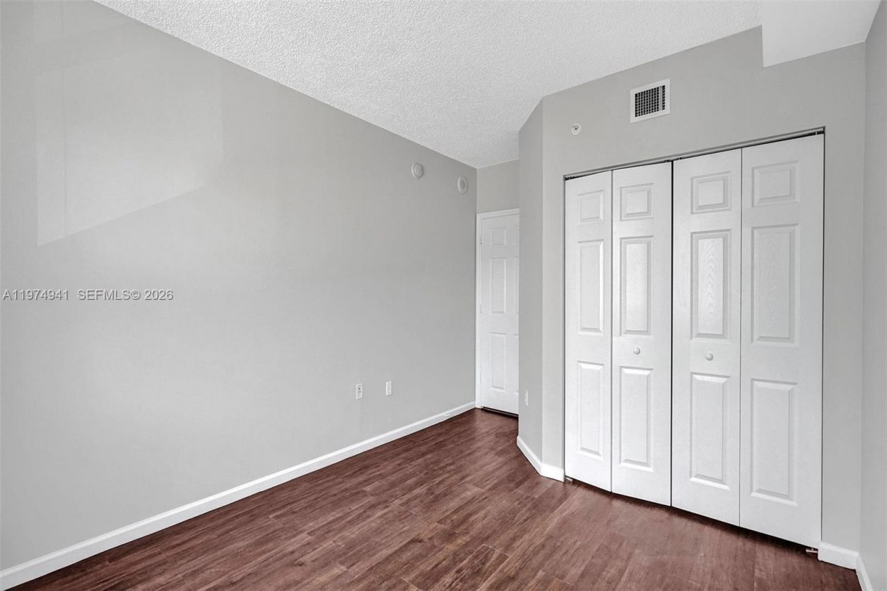 17150 N Bay Rd , Unit 2802, Sunny Isles Beach, FL 33160 Photo