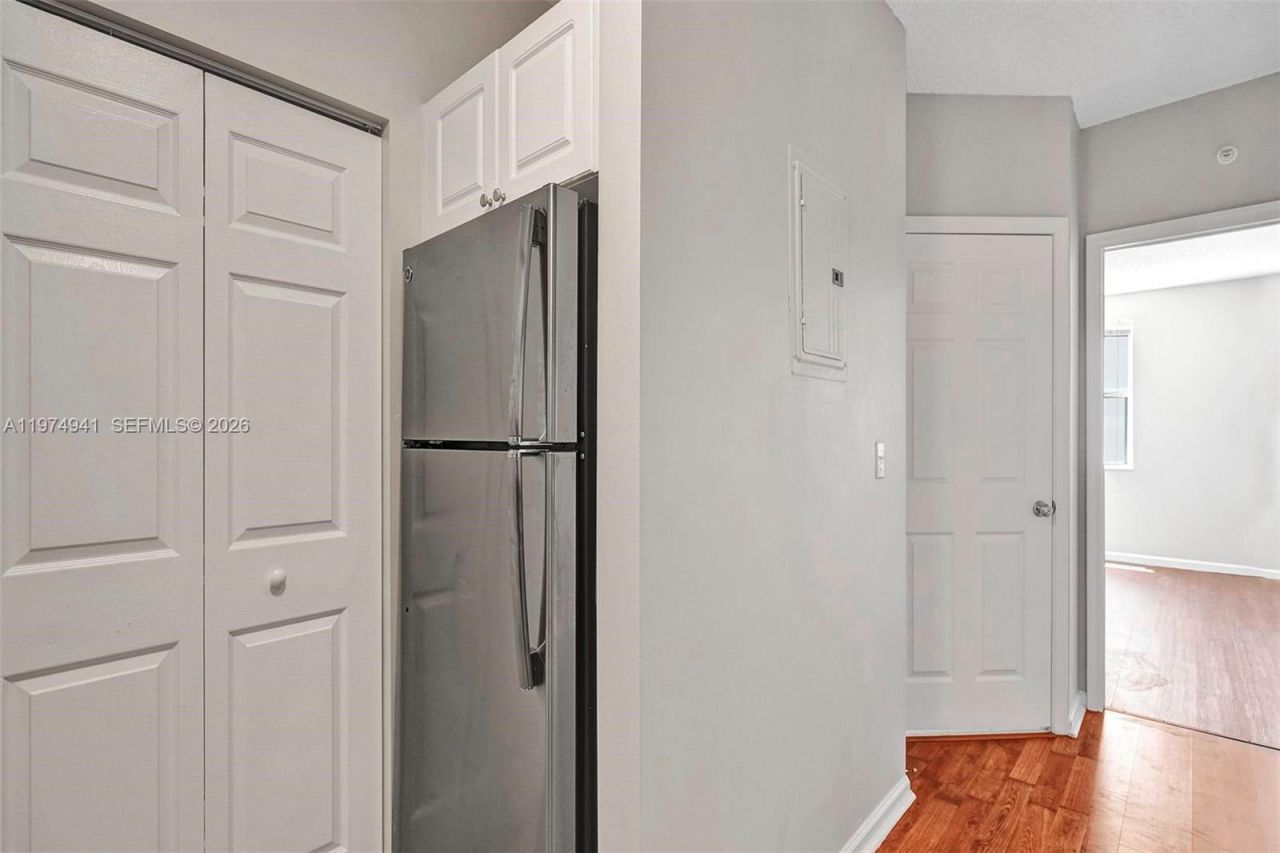 17150 N Bay Rd , Unit 2802, Sunny Isles Beach, FL 33160 Photo