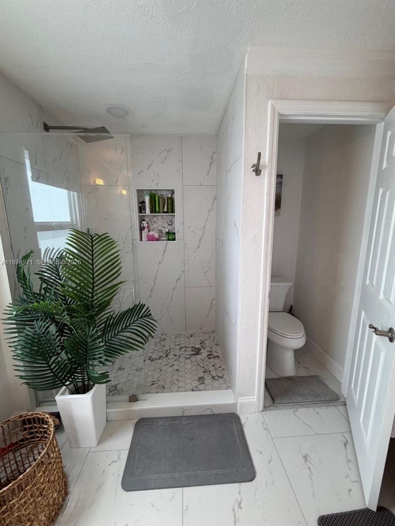 212 Banyan Ln, Tavernier, FL 33070 Photo