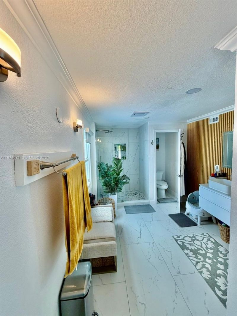 212 Banyan Ln, Tavernier, FL 33070 Photo