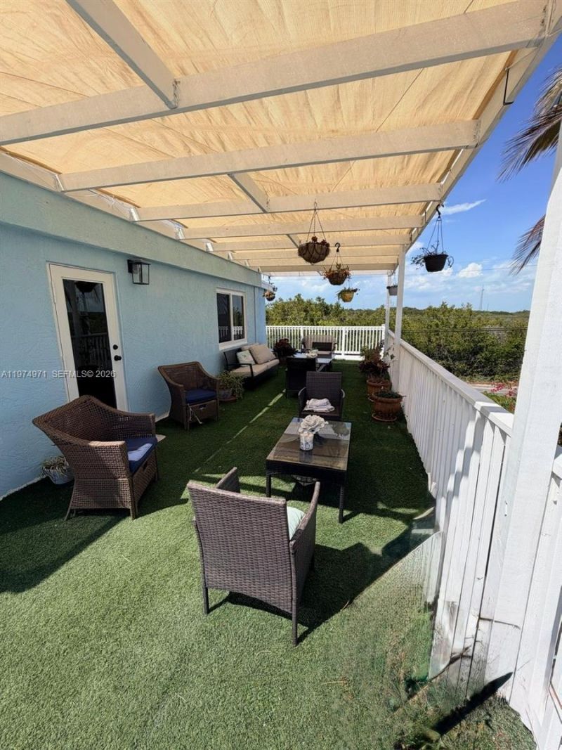 212 Banyan Ln, Tavernier, FL 33070 Photo