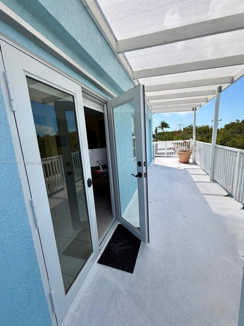 212 Banyan Ln, Tavernier, FL 33070 Photo