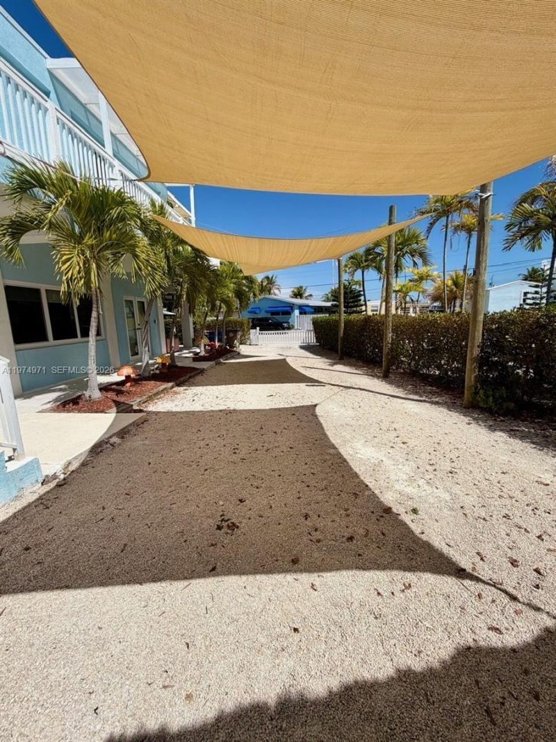212 Banyan Ln, Tavernier, FL 33070 Photo