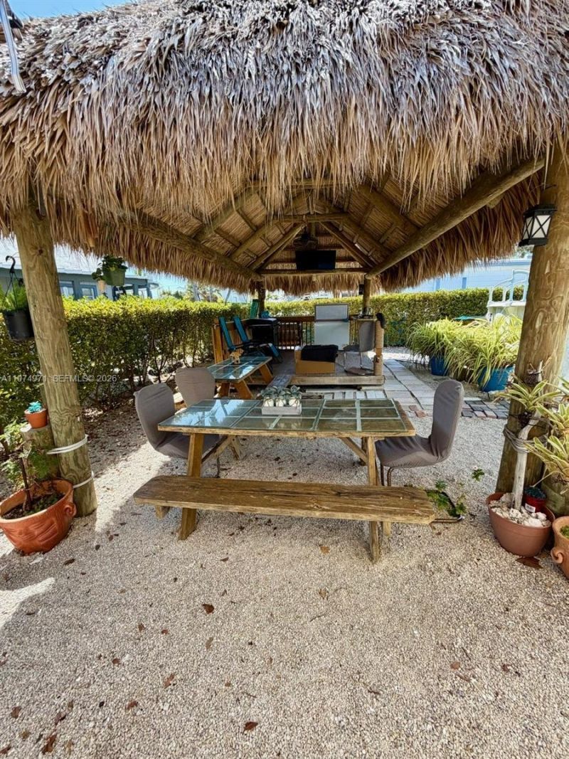 212 Banyan Ln, Tavernier, FL 33070 Photo