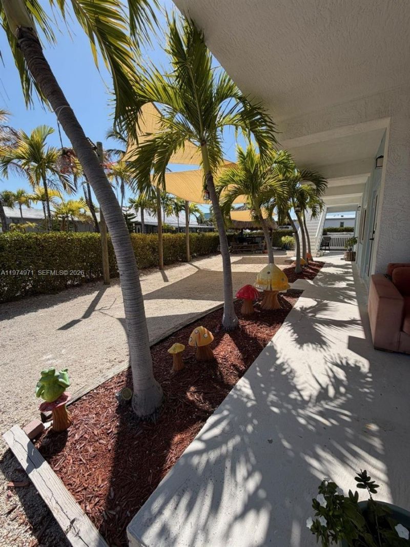 212 Banyan Ln, Tavernier, FL 33070 Photo