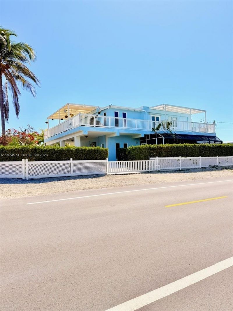 212 Banyan Ln, Tavernier, FL 33070 Photo