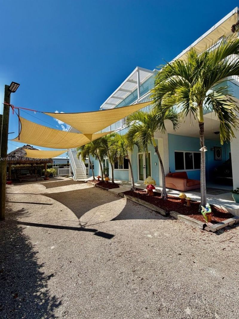 212 Banyan Ln, Tavernier, FL 33070 Photo