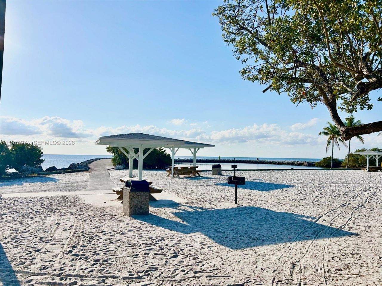 212 Banyan Ln, Tavernier, FL 33070 Photo