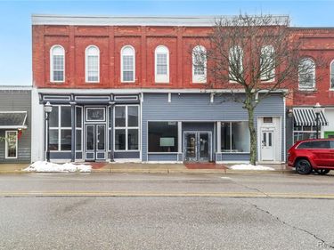 108-110 E Main Street, Vernon Vlg, MI 48476