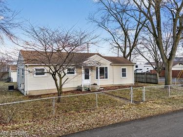 1517 Lillian Street, Westland, MI 48186