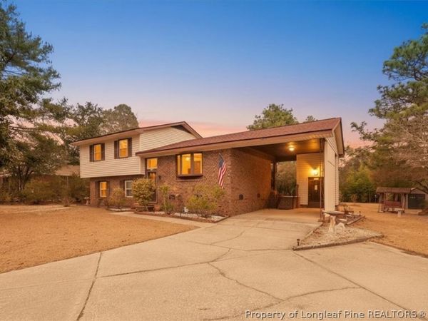 5828 Fairway Drive, Hope Mills, NC 28348